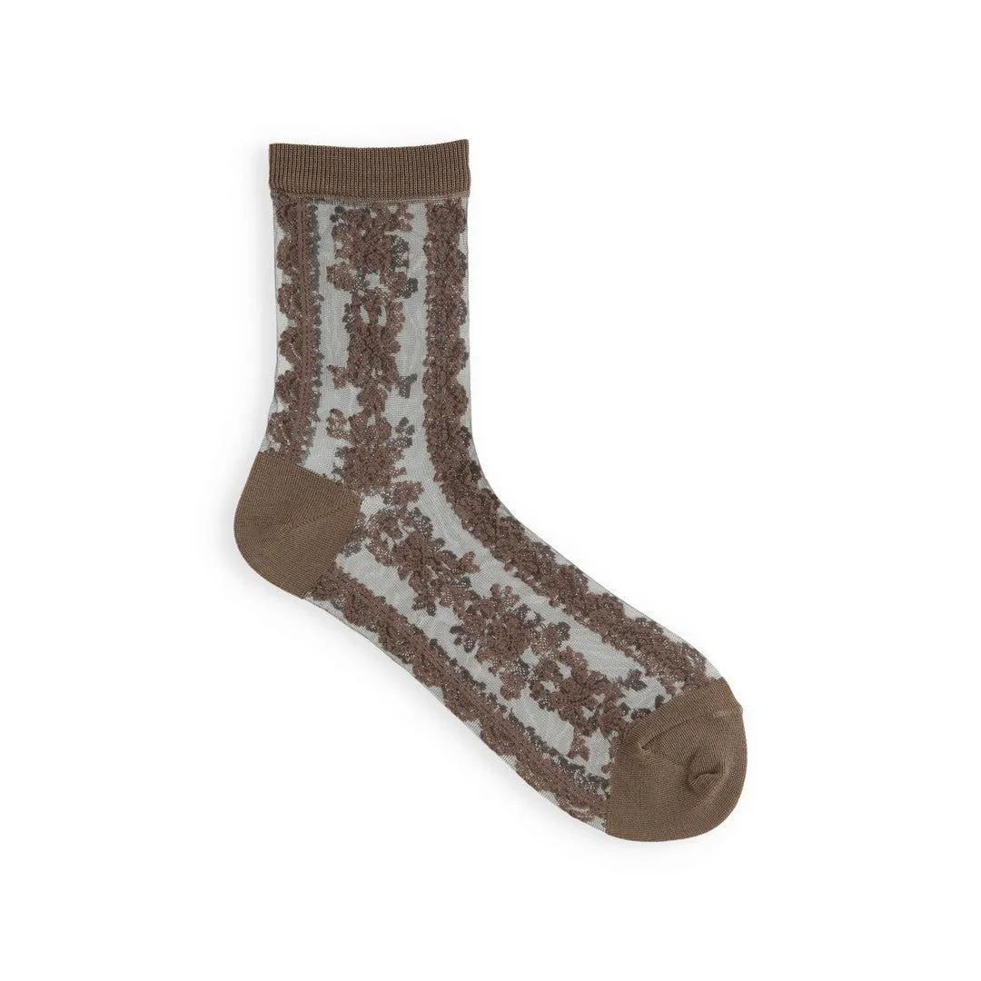 021132284 Sheer Lace Pattern Low Crew Socks