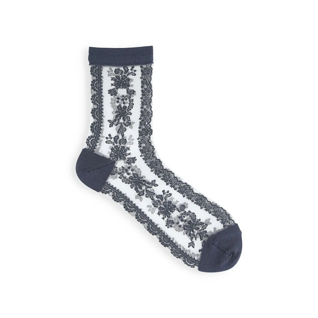 021132284 Sheer Lace Pattern Low Crew Socks