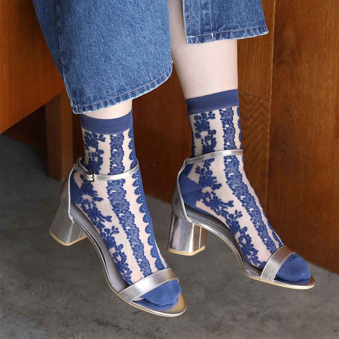 021132284 Sheer Lace Pattern Low Crew Socks