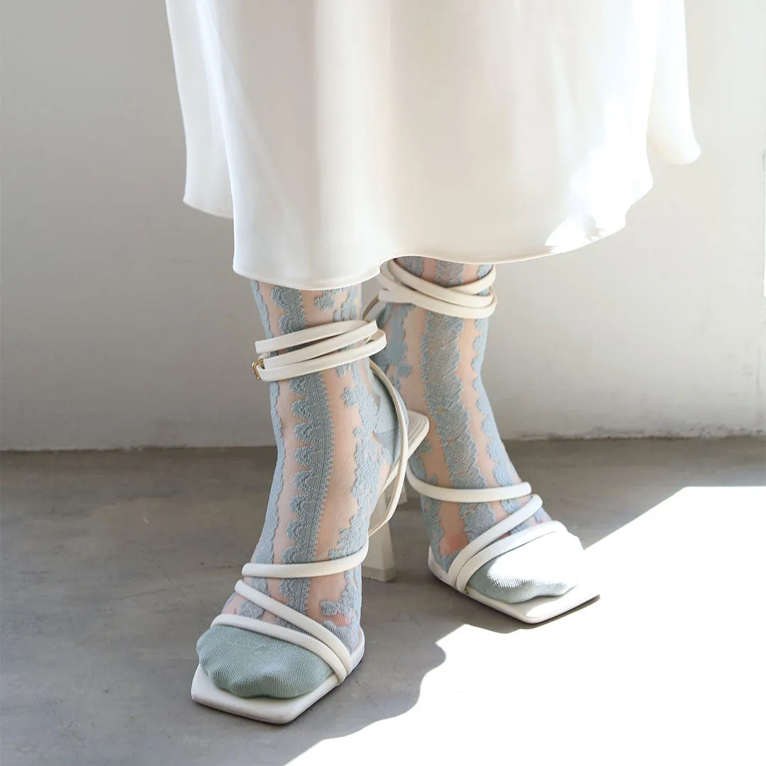 021132284 Sheer Lace Pattern Low Crew Socks