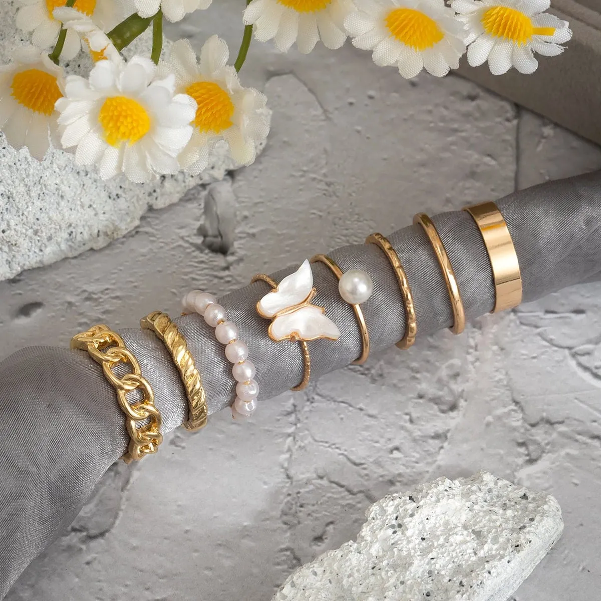 Chic 8 Pieces Butterfly Pearl Charm Stackable Ring Set