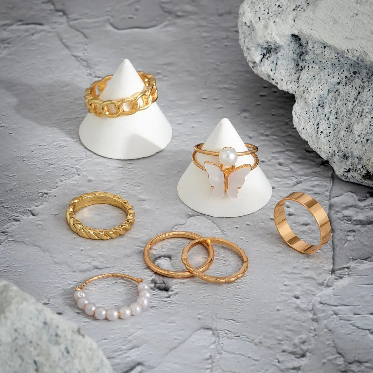 Chic 8 Pieces Butterfly Pearl Charm Stackable Ring Set