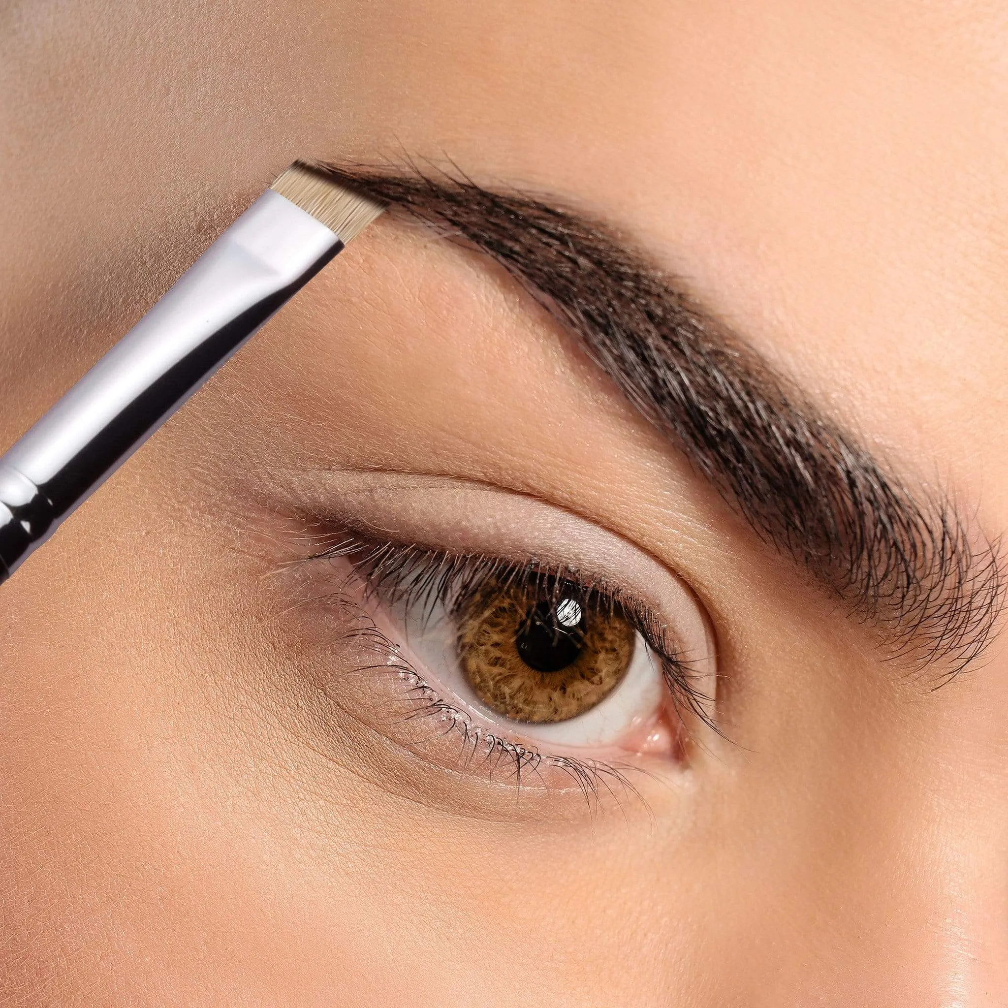 E837 - ANGLED EYE BROW BRUSH