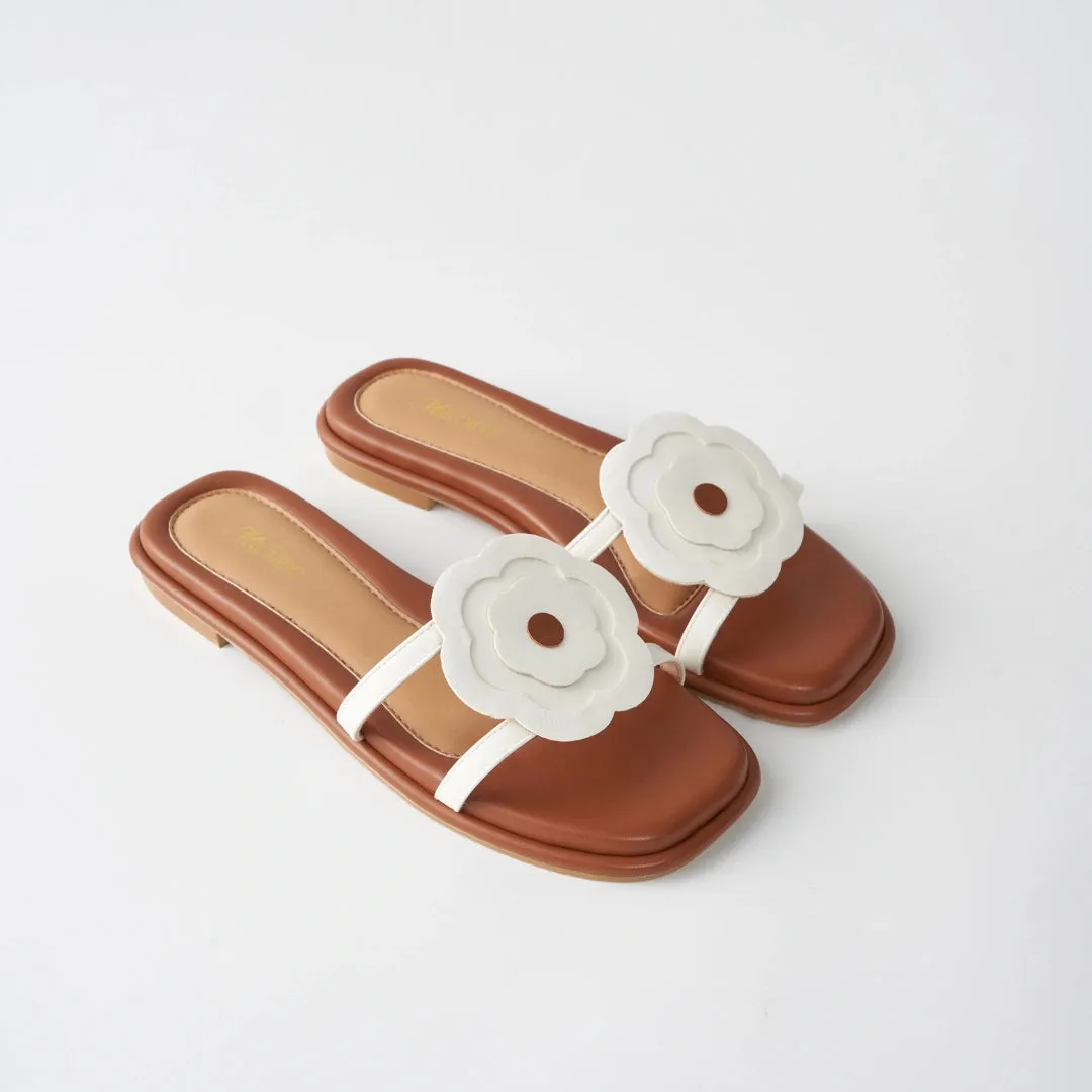 Fresh Flats in Hana White & Brown
