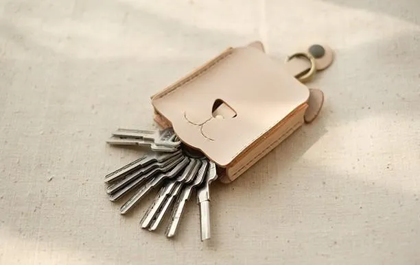 HANDMADE LEATHER CUTE Women Dog Keyring Key Holders CARD Holder PERSONALIZED MONOGRAMMED GIFT CUSTOM Wallet Card Holder keyring