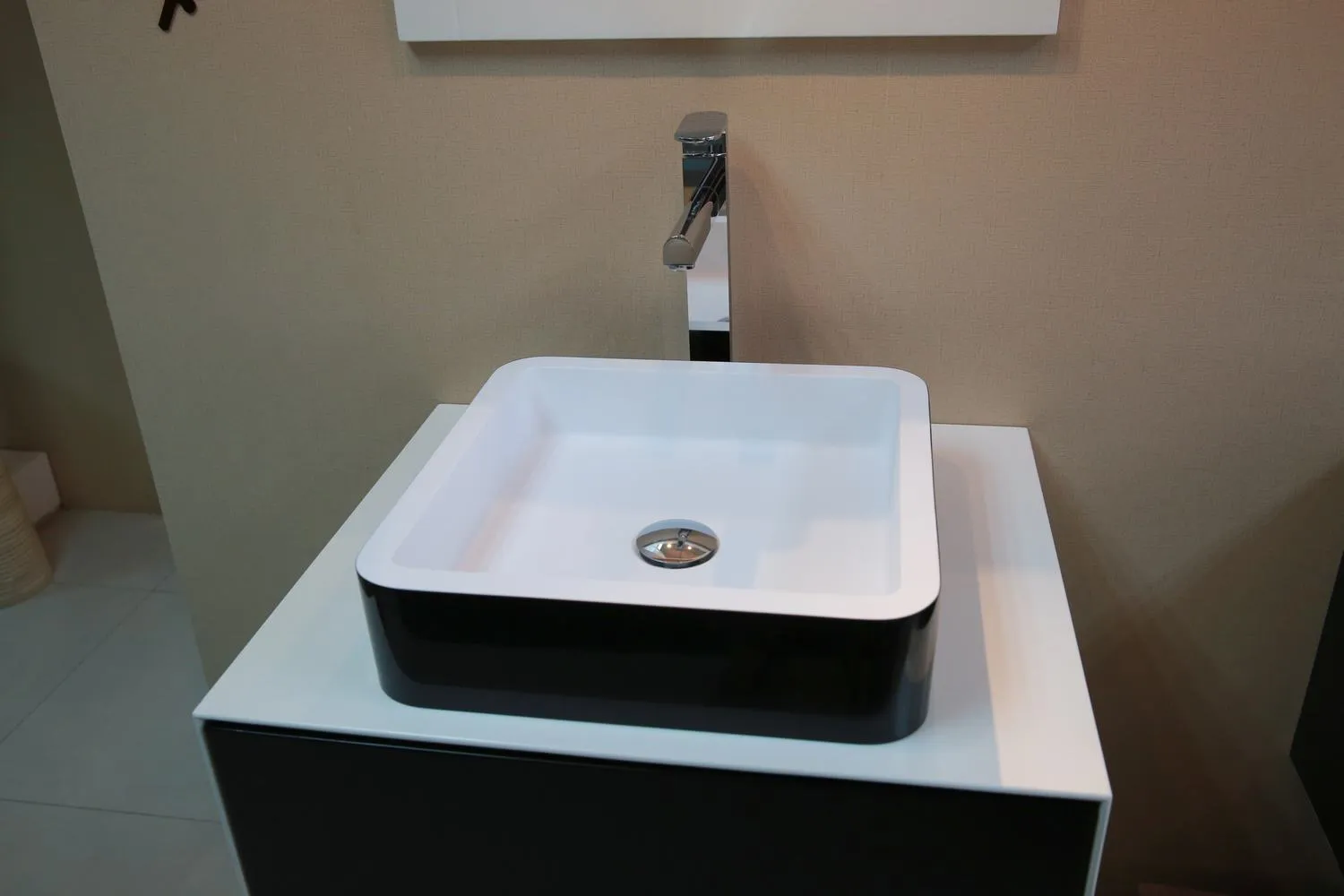 Hugi Matte Black & White Stone Basin - 400mm - B1154