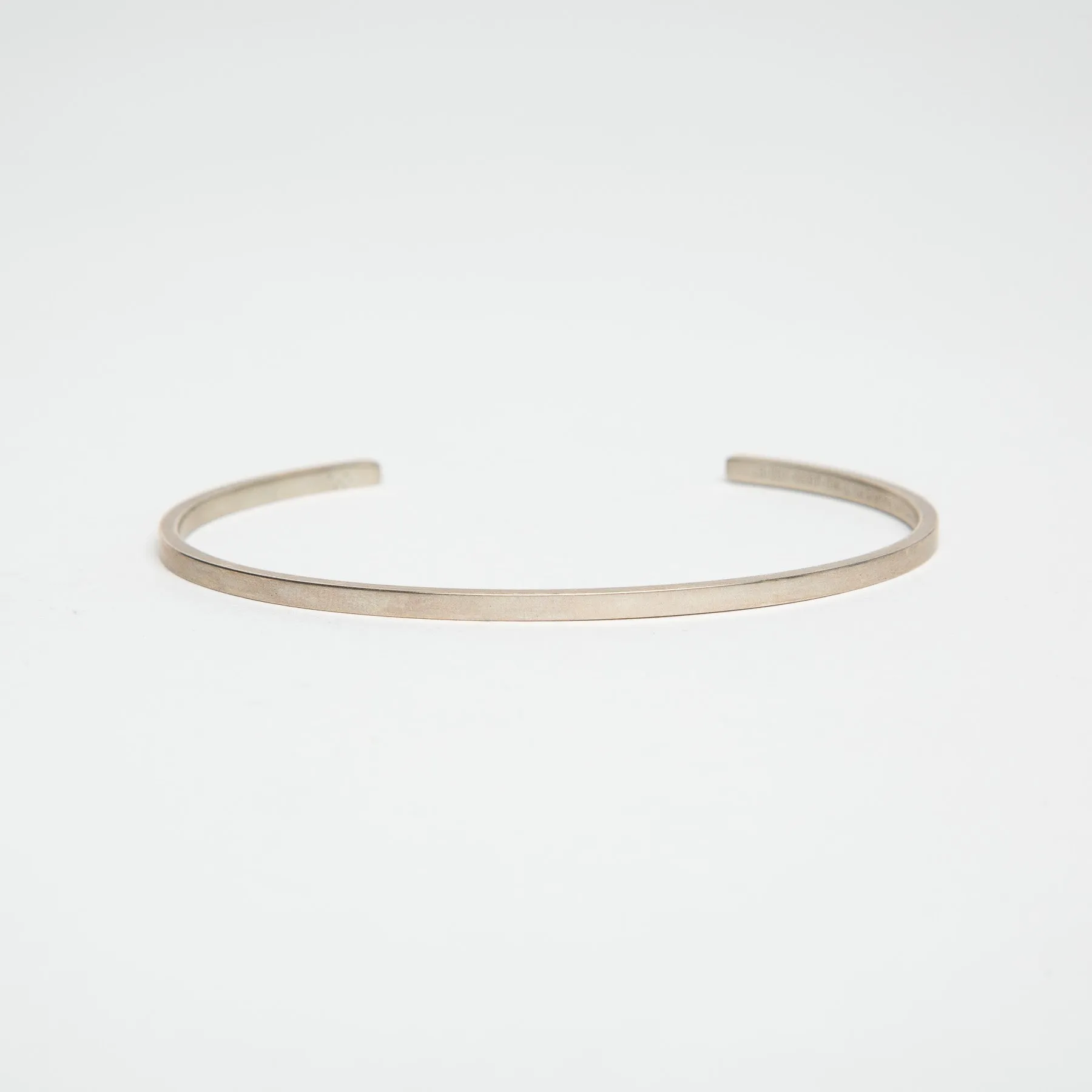 LE GRAMME | 7G POLISHED SILVER RIBBON CUFF BRACELET