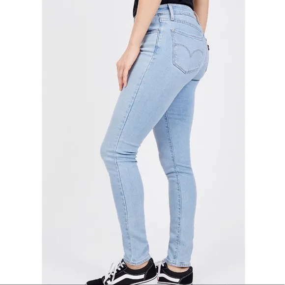 Levi’s Mid Rise Skinny Jean 👖