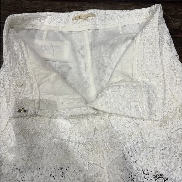 MAJE- Elegant White Lace Women's Shorts