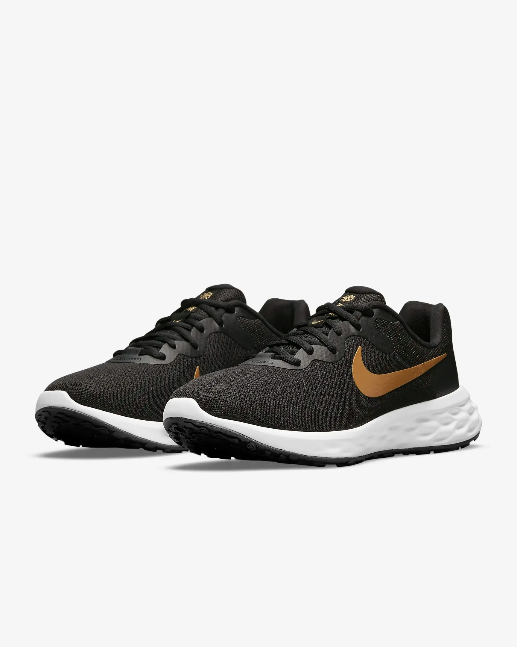 Nike Revolution 6
