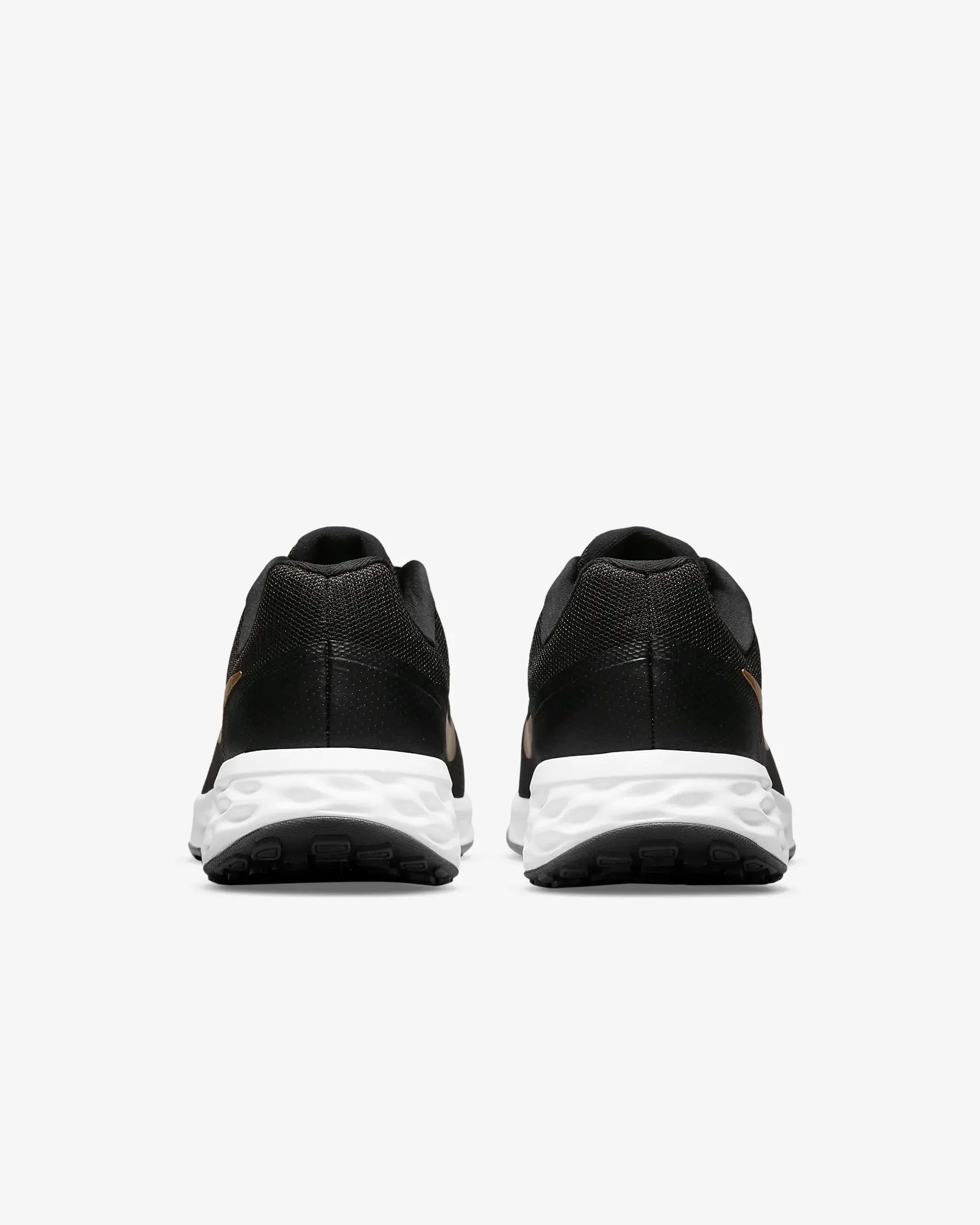 Nike Revolution 6