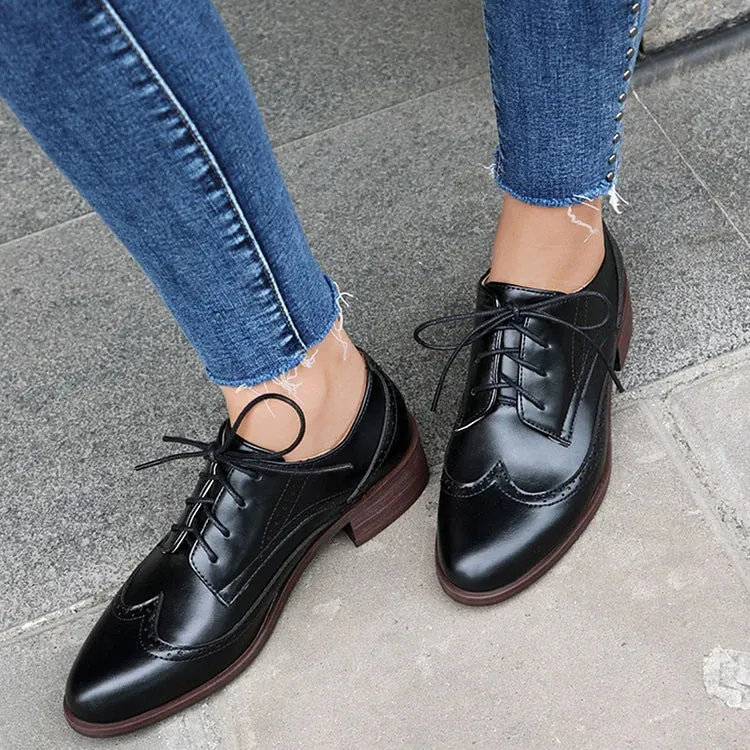 Oxford brogue casual con punta a punta e lacci color block