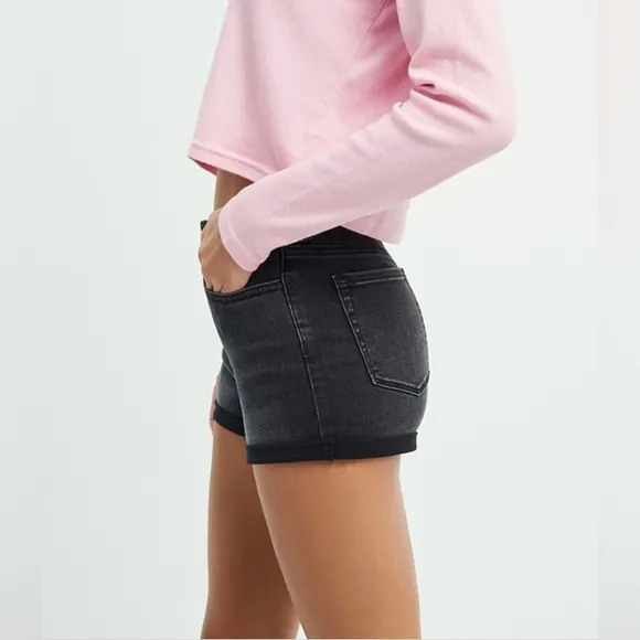 PacSun “ The Shortie ” Black Jean Shorts Black Stretch Denim Shorts Size 25