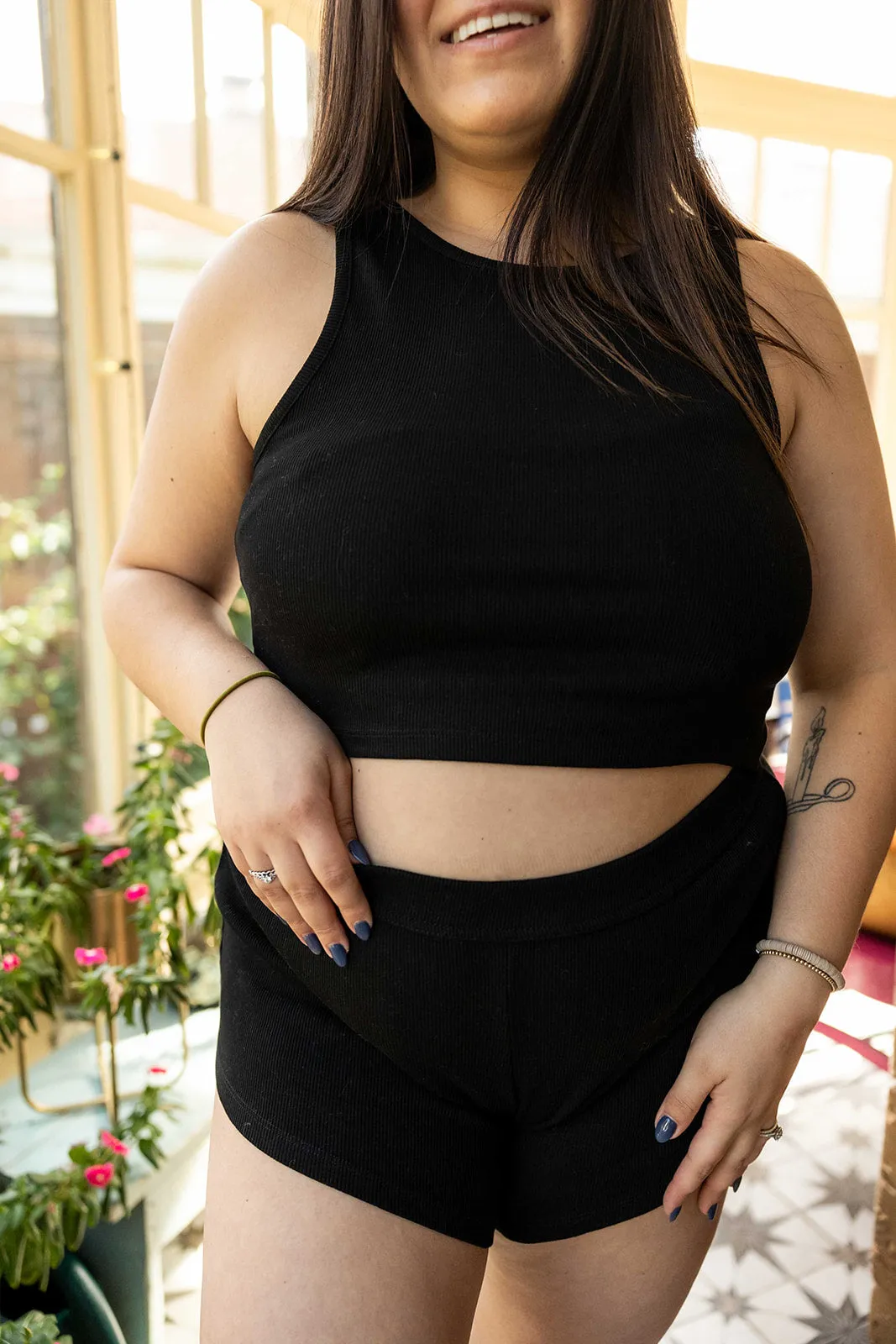 vada winter x discreture rib tank in black
